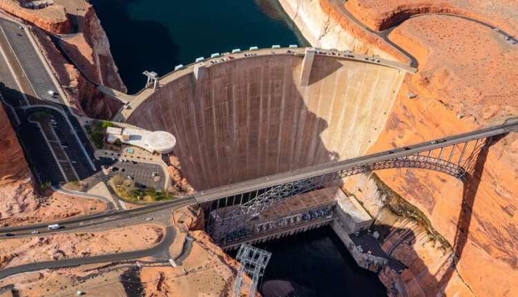 What will happen if the Glen Canyon Dam stops generating power?
