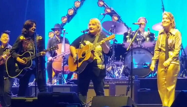 Indigo Girls Join Brandi Carlile In Salt Lake City