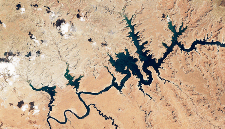Lake-Powell-Still-Shrinking.gif