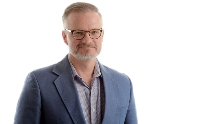  It's not surprising Sean Reyes believes in aliens, says Robert Gehrke.  Utah's AG also believes in election fraud.
