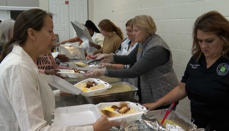 Vine Grove Family serves the community Thanksgiving breakfast
